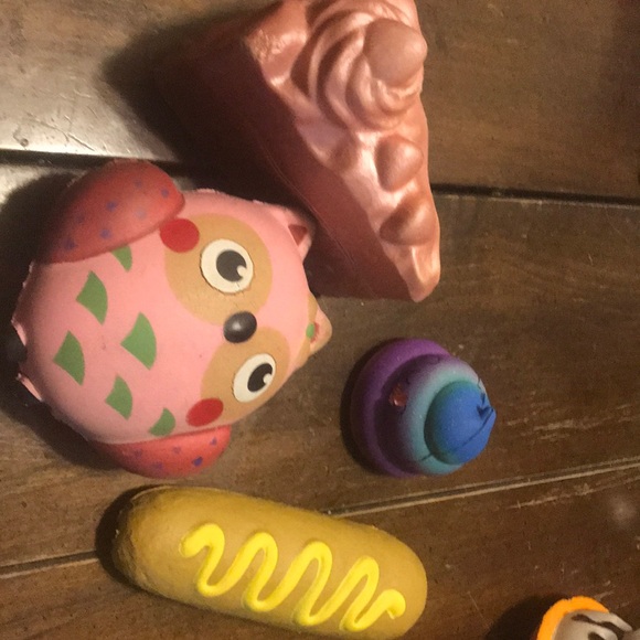 Toys - Picture 2 of 2